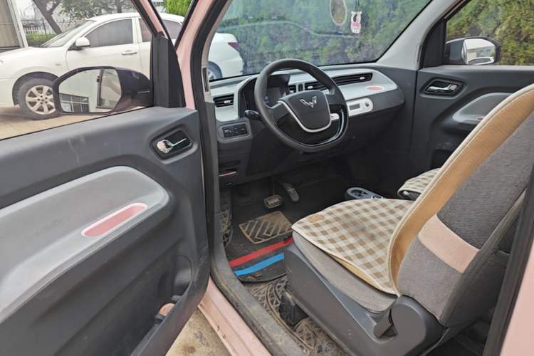 Used Wuling Hongguang MINIEV 2021 Macaron Fashion Edition Lithium-Ion Battery Driver Seat