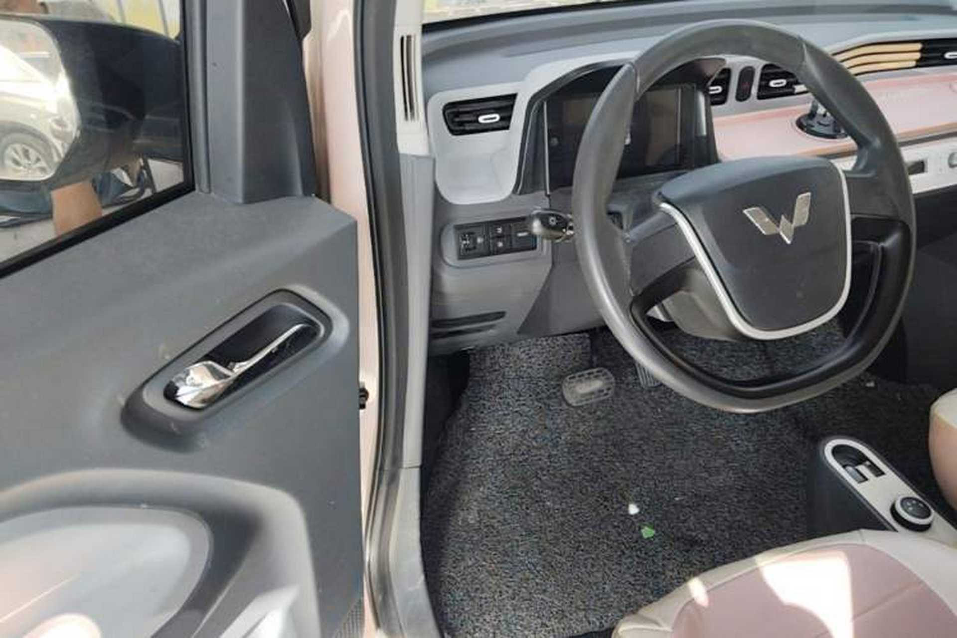 Used Wuling Hongguang MINIEV 2021 Macaron Fashion Model Lithium Iron Phosphate Driver Seat