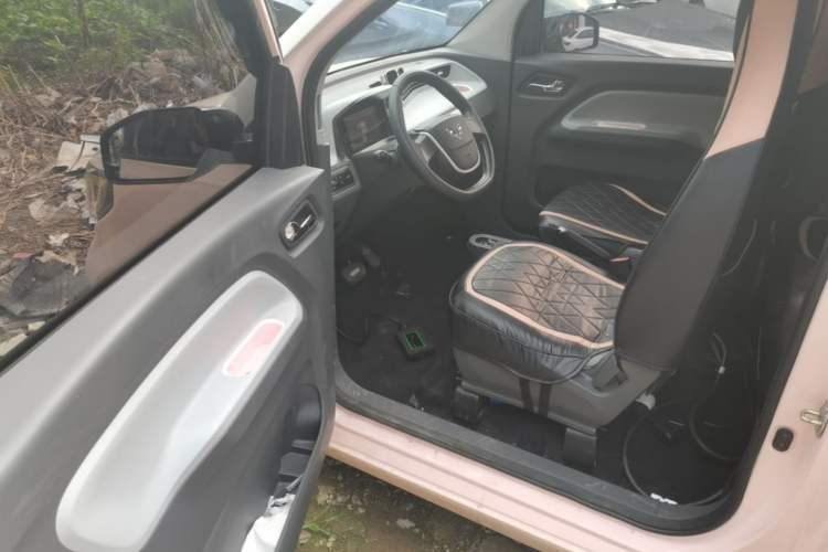 Used Wuling Hongguang MINIEV 2021 Macaron Premium Model – Lithium Iron Phosphate Driver Seat
