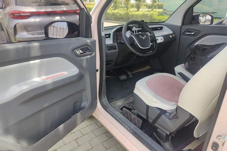 Used Wuling Hongguang MINIEV 2021 Macaron Premium Model – Lithium Iron Phosphate Driver Seat