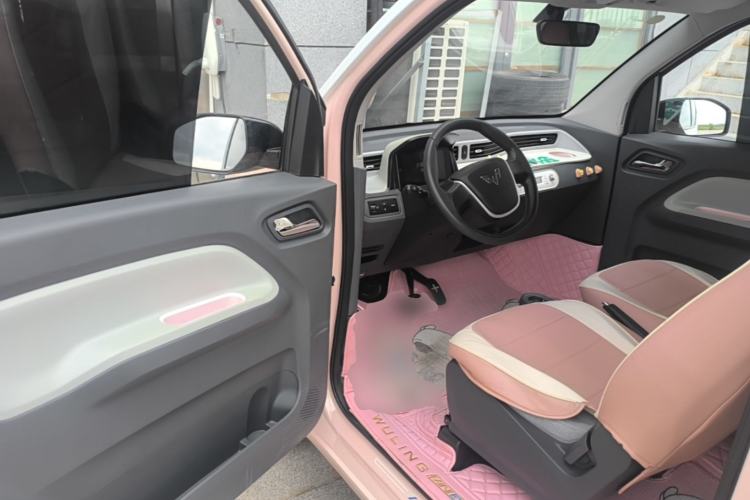 Used Wuling Hongguang MINIEV 2021 Macaron Fashion Model Lithium Iron Phosphate Driver Seat