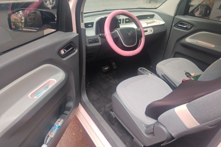 Used Wuling Hongguang MINIEV 2021 Macaron Fashion Model Lithium Iron Phosphate Driver Seat
