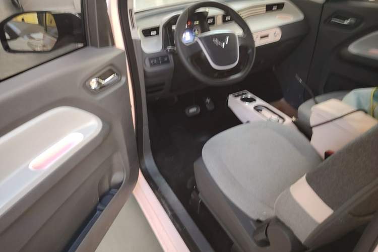 Used Wuling Hongguang MINIEV 2021 Macaron Premium Model – Lithium Iron Phosphate Driver Seat