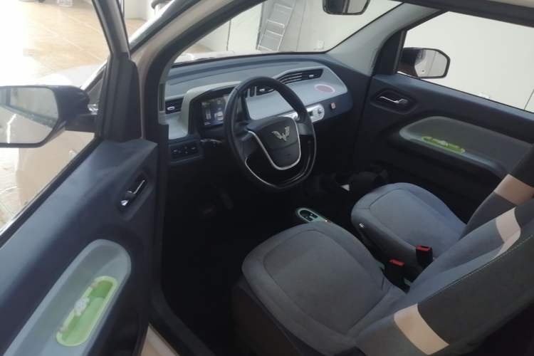 Used Wuling Hongguang MINIEV 2021 Macaron Premium Model – Lithium Iron Phosphate Driver Seat