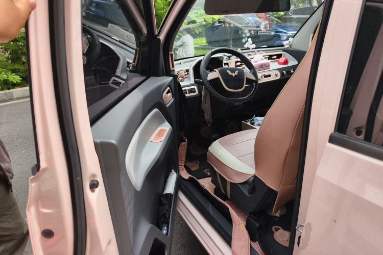 Used Wuling Hongguang MINIEV 2021 Macaron Premium Model – Lithium Iron Phosphate Driver Seat
