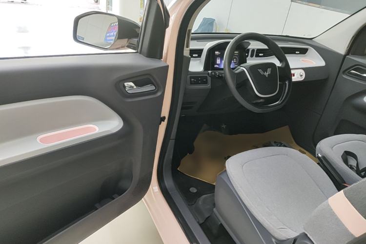 Used Wuling Hongguang MINIEV 2021 Macaron Fashion Model Lithium Iron Phosphate Driver Seat