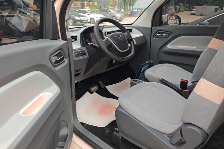 Used Wuling Hongguang MINIEV 2021 Macaron Fashion Model Lithium Iron Phosphate Driver Seat
