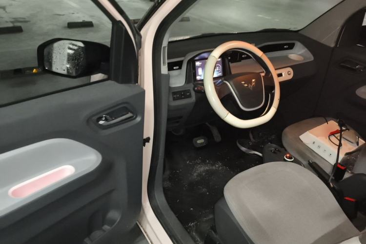Used Wuling Hongguang MINIEV 2021 Macaron Premium Model – Lithium Iron Phosphate Driver Seat