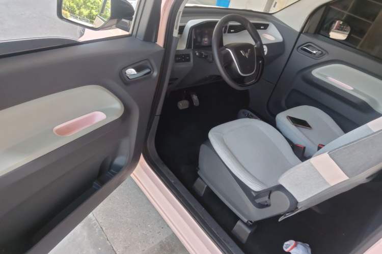 Used Wuling Hongguang MINIEV 2021 Macaron Premium Model – Lithium Iron Phosphate Driver Seat