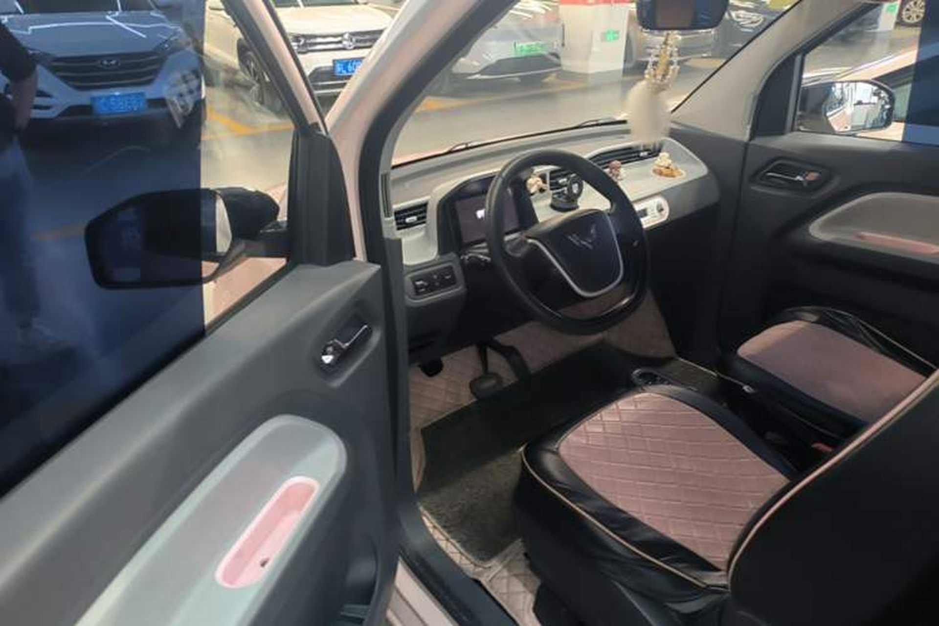 Used Wuling Hongguang MINIEV 2021 Macaron Premium Model – Lithium Iron Phosphate Driver Seat