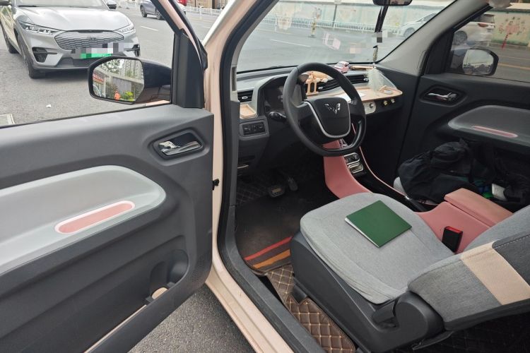 Used Wuling Hongguang MINIEV 2021 Macaron Premium Model – Lithium Iron Phosphate Driver Seat