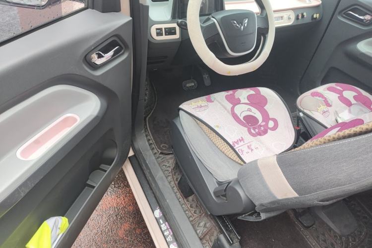 Used Wuling Hongguang MINIEV 2021 Macaron Fashion Edition Lithium-Ion Battery Driver Seat