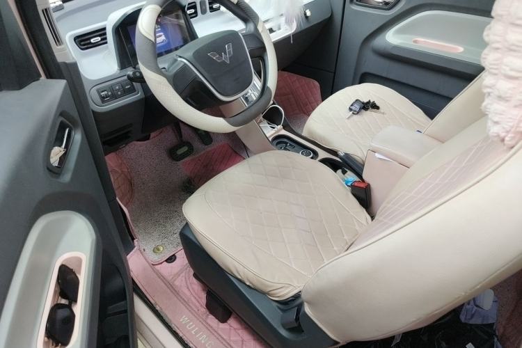 Used Wuling Hongguang MINIEV 2021 Macaron Fashion Edition Lithium-Ion Battery Driver Seat
