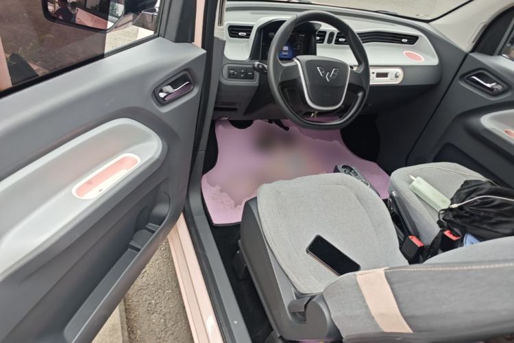 Used Wuling Hongguang MINIEV 2021 Macaron Fashion Model Lithium Iron Phosphate Driver Seat