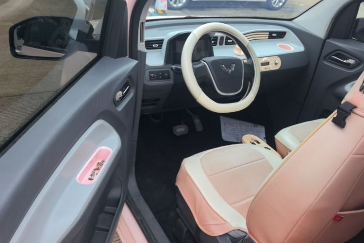 Used Wuling Hongguang MINIEV 2021 Macaron Premium Model – Lithium Iron Phosphate Driver Seat