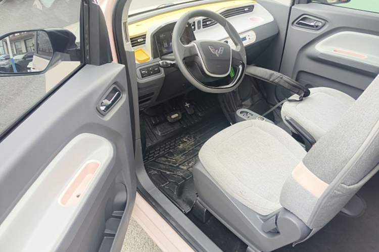 Used Wuling Hongguang MINIEV 2021 Macaron Premium Model – Lithium Iron Phosphate Driver Seat