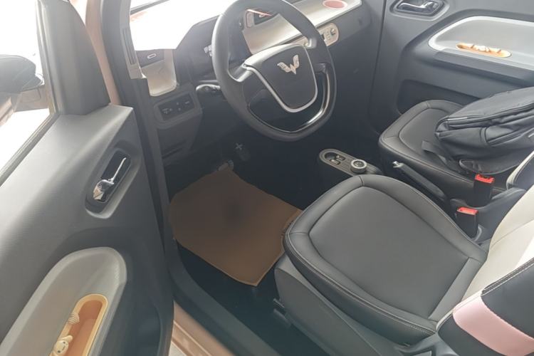 Used Wuling Hongguang MINIEV 2021 Macaron Fashion Edition Lithium-Ion Battery Driver Seat