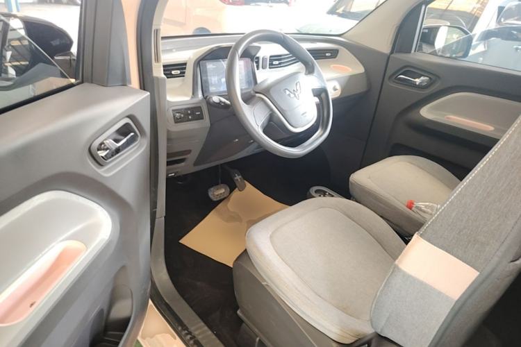 Used Wuling Hongguang MINIEV 2021 Macaron Fashion Model Lithium Iron Phosphate Driver Seat
