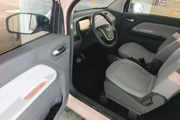 Used Wuling Hongguang MINIEV 2021 Macaron Premium Model – Lithium-NMC Driver Seat