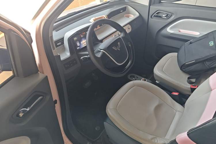 Used Wuling Hongguang MINIEV 2021 Macaron Premium Model – Lithium Iron Phosphate Driver Seat