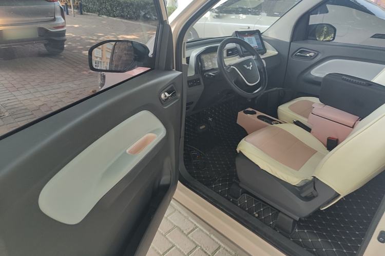 Used Wuling Hongguang MINIEV 2021 Macaron Premium Model – Lithium Iron Phosphate Driver Seat