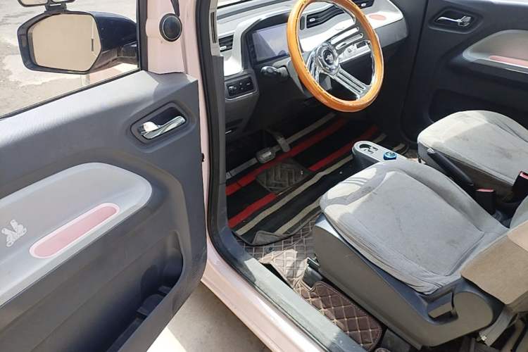 Used Wuling Hongguang MINIEV 2021 Macaron Premium Model – Lithium Iron Phosphate Driver Seat