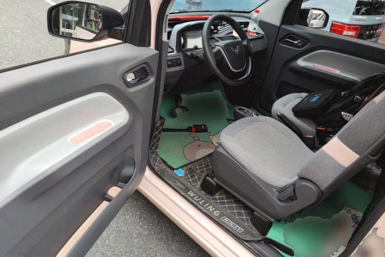 Used Wuling Hongguang MINIEV 2021 Macaron Premium Model – Lithium-NMC Driver Seat