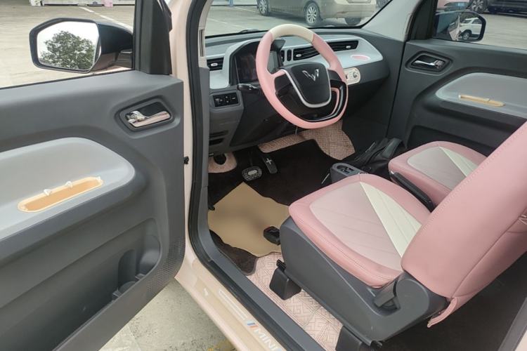 Used Wuling Hongguang MINIEV 2021 Macaron Premium Model – Lithium Iron Phosphate Driver Seat