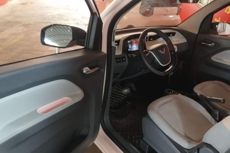 Used Wuling Hongguang MINIEV 2021 Macaron Fashion Edition Lithium-Ion Battery Driver Seat