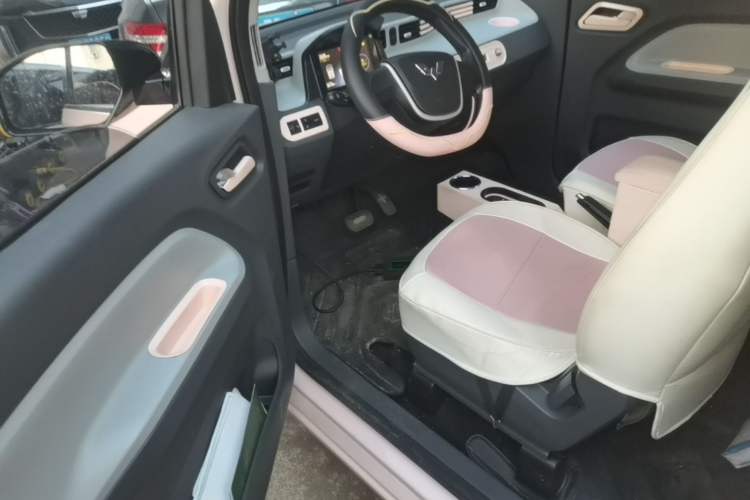 Used Wuling Hongguang MINIEV 2021 Macaron Premium Model – Lithium Iron Phosphate Driver Seat