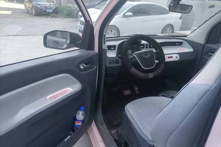 Used Wuling Hongguang MINIEV 2021 Macaron Premium Model – Lithium-NMC Driver Seat