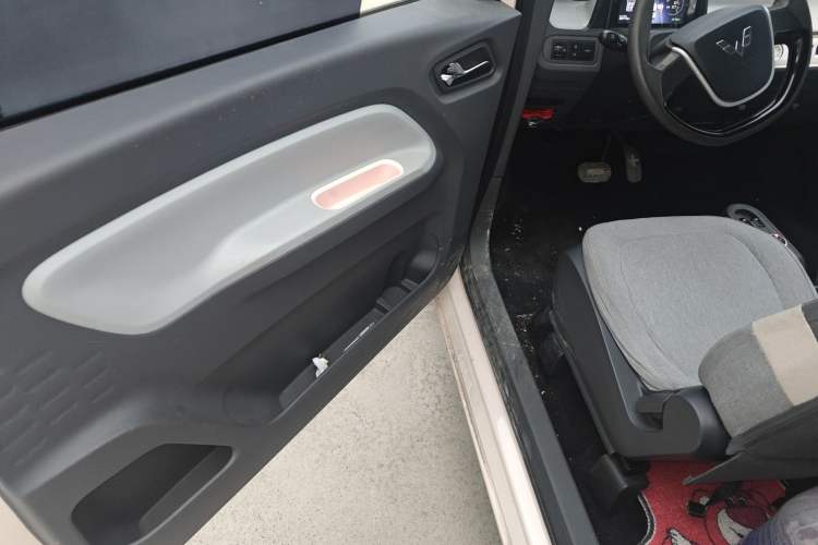 Used Wuling Hongguang MINIEV 2021 Macaron Fashion Edition Lithium-Ion Battery Driver Seat