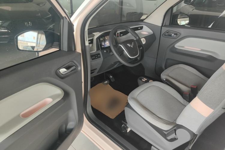 Used Wuling Hongguang MINIEV 2021 Macaron Fashion Edition Lithium-Ion Battery Driver Seat