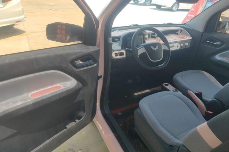 Used Wuling Hongguang MINIEV 2021 Macaron Premium Model – Lithium-NMC Driver Seat
