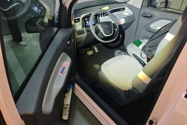 Used Wuling Hongguang MINIEV 2021 Macaron Premium Model – Lithium-NMC Driver Seat