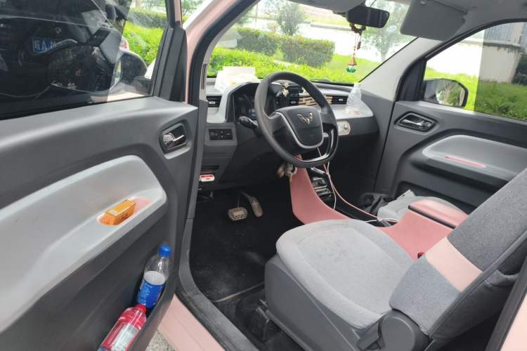 Used Wuling Hongguang MINIEV 2021 Macaron Premium Model – Lithium Iron Phosphate Driver Seat