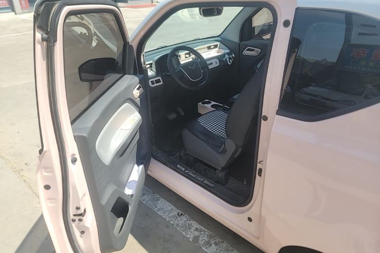 Used Wuling Hongguang MINIEV 2021 Macaron Fashion Edition Lithium-Ion Battery Driver Seat
