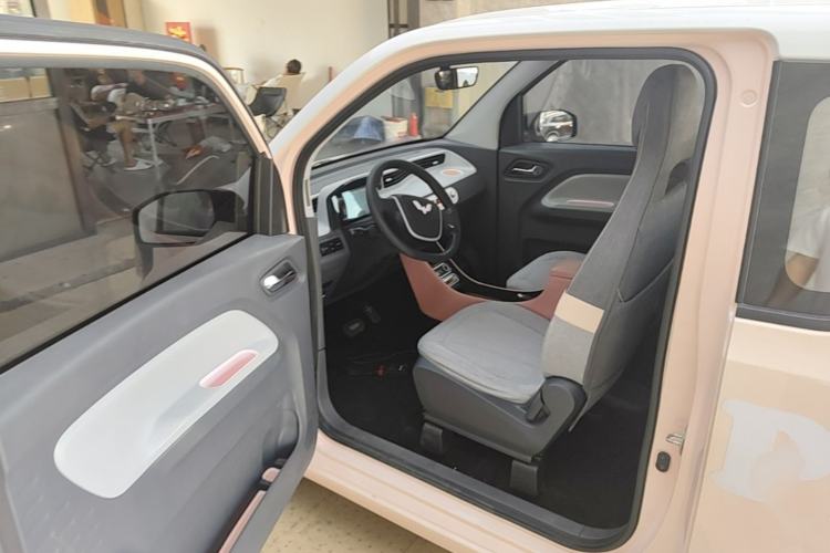 Used Wuling Hongguang MINIEV 2021 Macaron Premium Model – Lithium Iron Phosphate Driver Seat