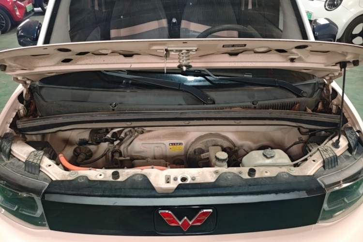 Used Wuling Hongguang MINIEV 2021 Macaron Fashion Model Lithium Iron Phosphate Engine Bay