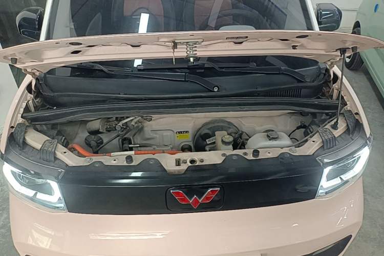 Used Wuling Hongguang MINIEV 2021 Macaron Fashion Edition Lithium-Ion Battery Engine Bay