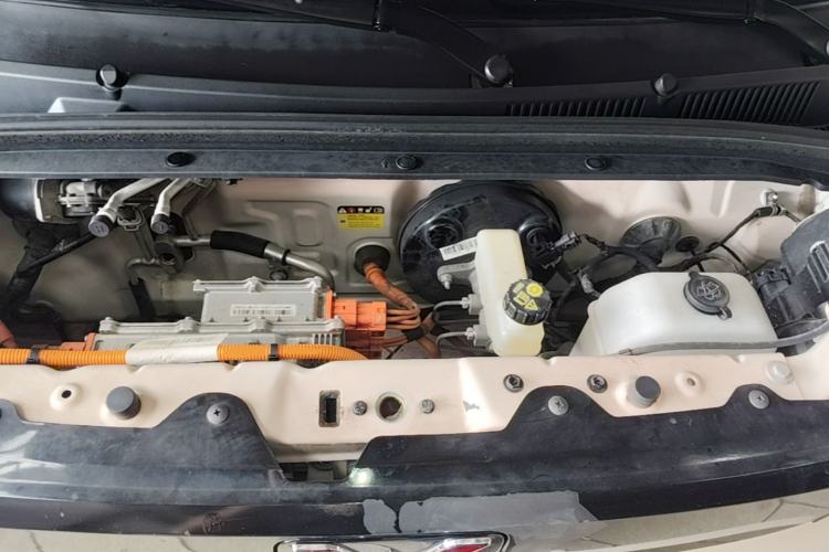 Used Wuling Hongguang MINIEV 2021 Macaron Fashion Edition Lithium-Ion Battery Engine Bay