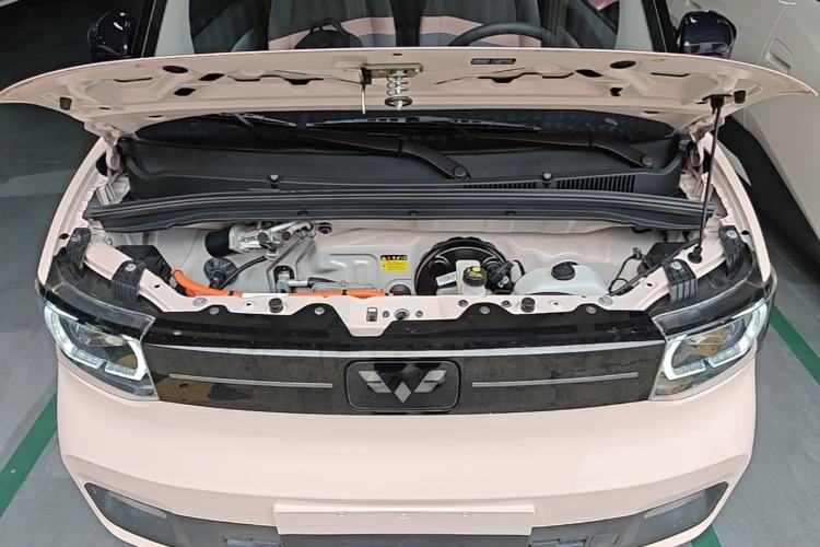 Used Wuling Hongguang MINIEV 2021 Macaron Sandwich Model 170 km Lithium Iron Phosphate Engine Bay
