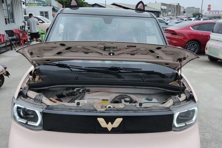Used Wuling Hongguang MINIEV 2021 Macaron Fashion Model Lithium Iron Phosphate Engine Bay