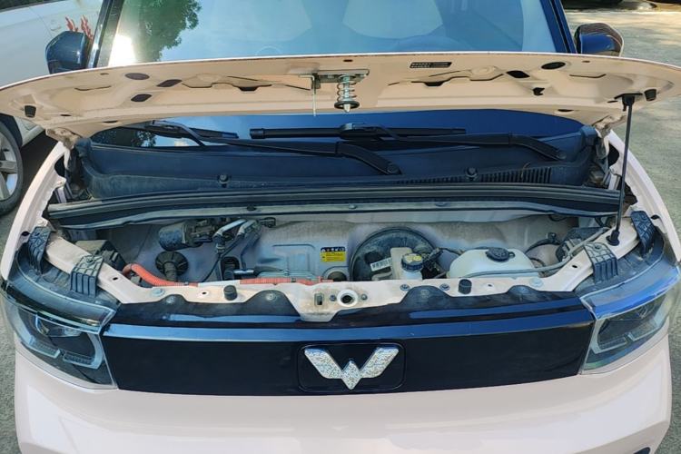 Used Wuling Hongguang MINIEV 2021 Macaron Sandwich Model 170 km Lithium Ternary Engine Bay