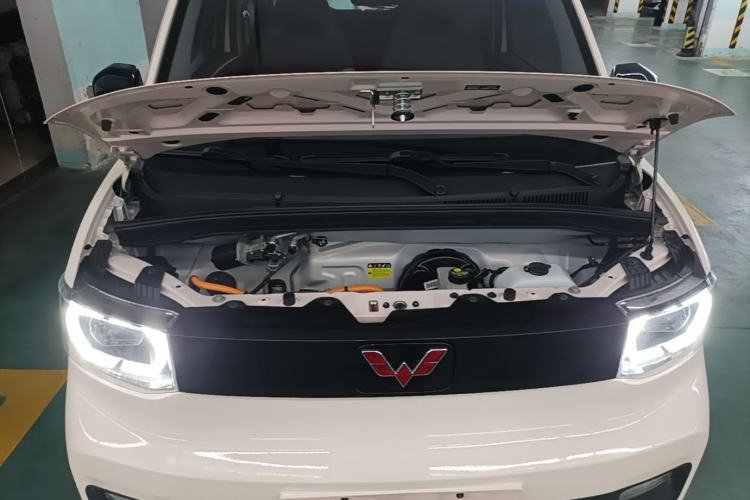 Used Wuling Hongguang MINIEV 2021 Macaron Sandwich Model 120 km Lithium NMC Engine Bay