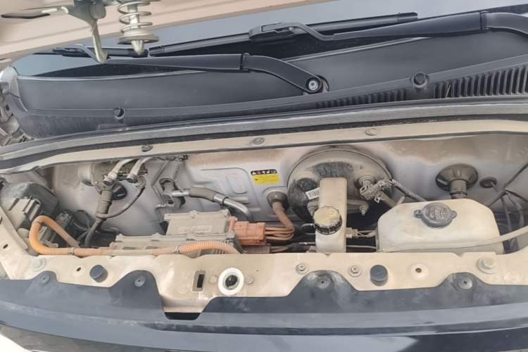 Used Wuling Hongguang MINIEV 2021 Macaron Fashion Model Lithium Iron Phosphate Engine Bay