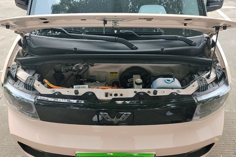 Used Wuling Hongguang MINIEV 2021 Macaron Fashion Model Lithium Iron Phosphate Engine Bay