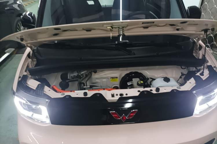 Used Wuling Hongguang MINIEV 2021 Macaron Premium Model – Lithium Iron Phosphate Engine Bay
