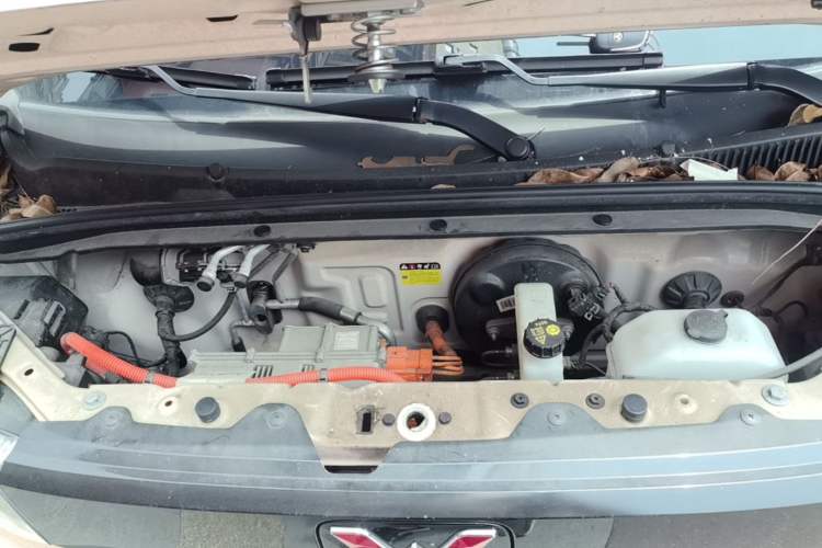 Used Wuling Hongguang MINIEV 2021 Macaron Fashion Model Lithium Iron Phosphate Engine Bay