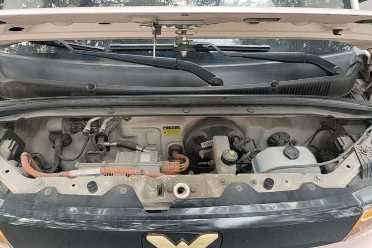 Used Wuling Hongguang MINIEV 2021 Macaron Fashion Edition Lithium-Ion Battery Engine Bay